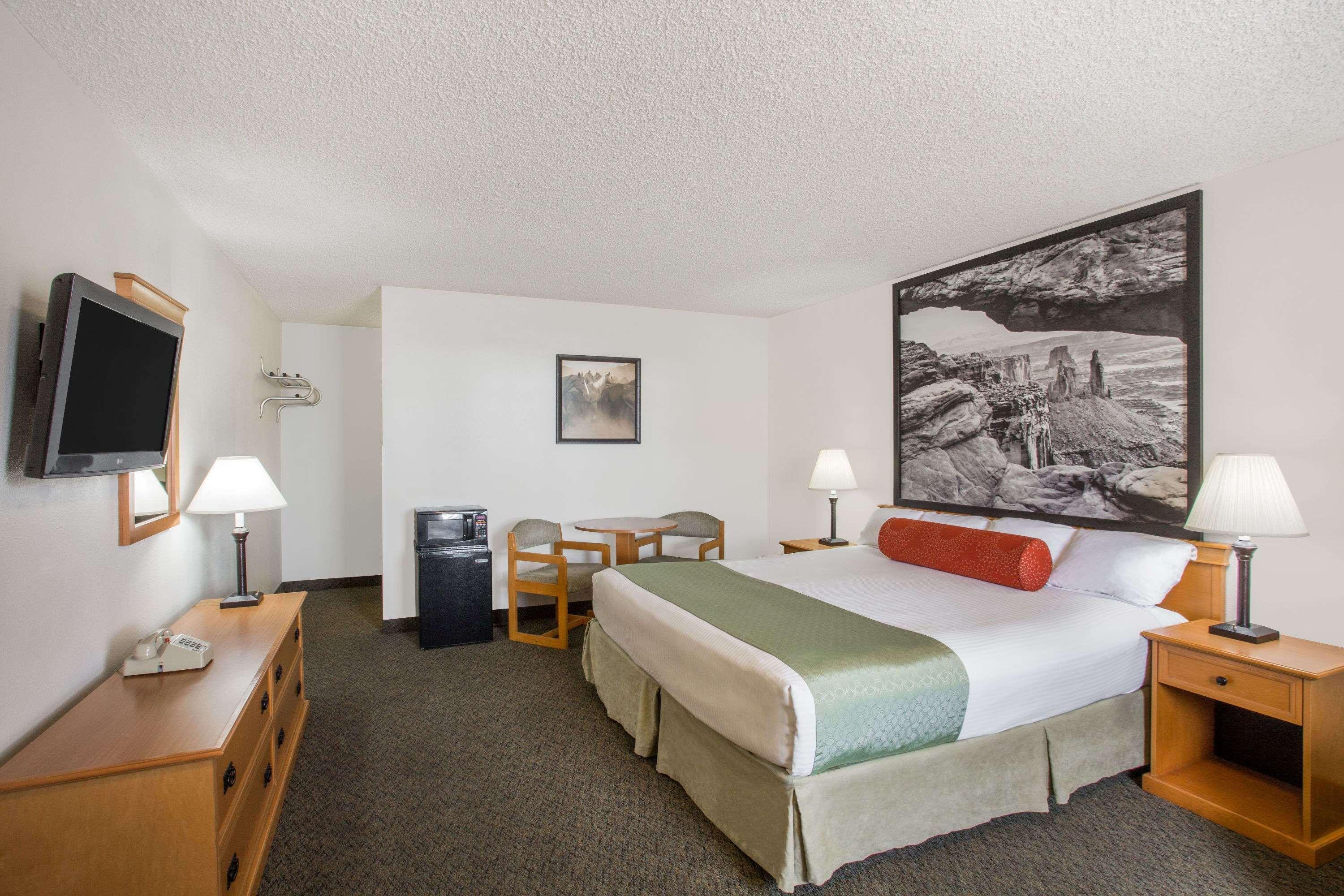 Super 8 By Wyndham Salina/Scenic Hills Area Hotel Kültér fotó